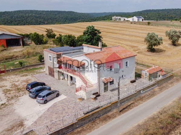 casa indipendente in vendita a Tarquinia