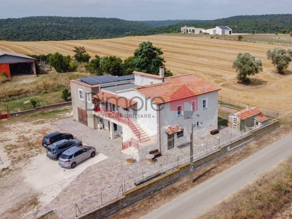 casa indipendente in vendita a Tarquinia