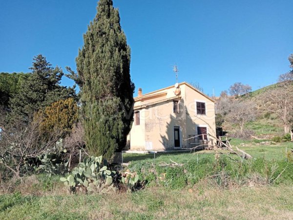 casa indipendente in vendita a Tarquinia