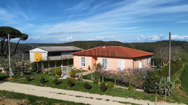 casa indipendente in vendita a Tarquinia