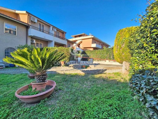 casa indipendente in vendita a Tarquinia