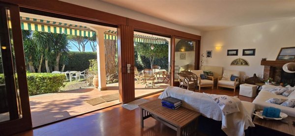 casa indipendente in vendita a Tarquinia in zona Marina Velca