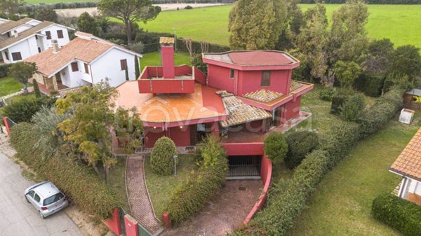 casa indipendente in vendita a Tarquinia in zona Marina Velca
