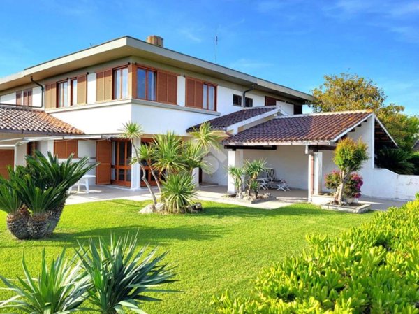 casa indipendente in vendita a Tarquinia in zona Marina Velca