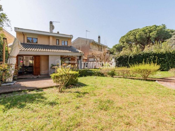 casa indipendente in vendita a Tarquinia