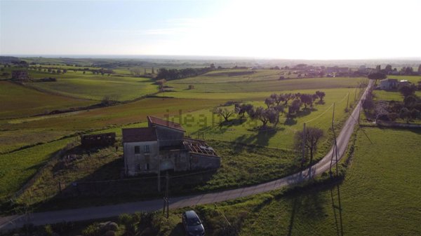casa semindipendente in vendita a Tarquinia
