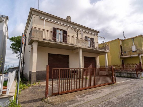 casa indipendente in vendita a Tarquinia