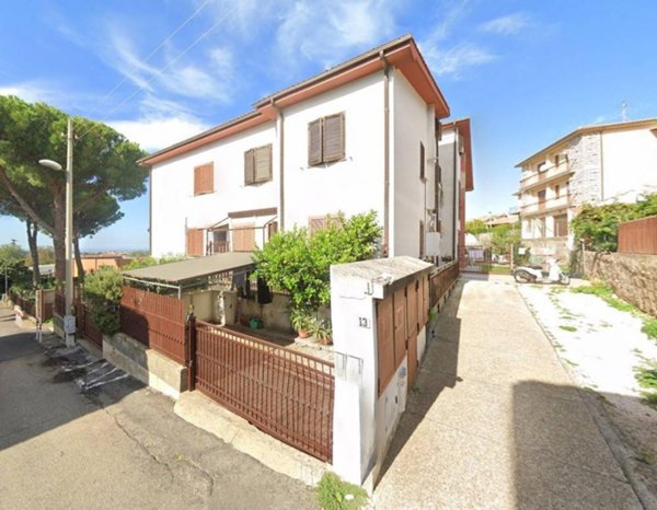 locale di sgombero in vendita a Tarquinia