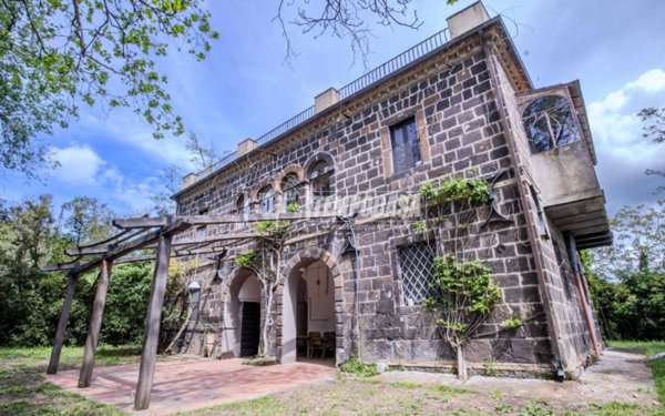 casa indipendente in vendita a Tarquinia