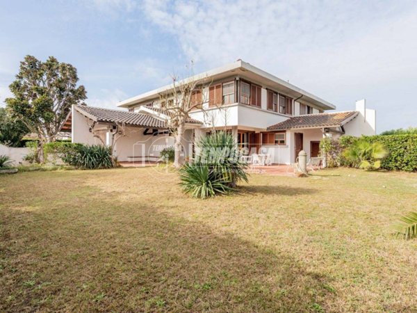 casa indipendente in vendita a Tarquinia in zona Marina Velca