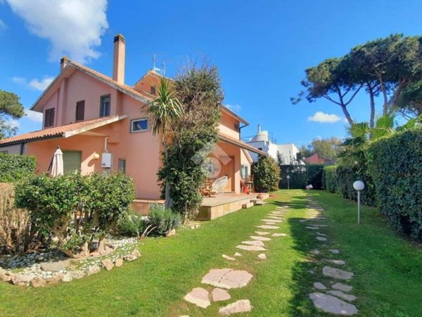 casa indipendente in vendita a Tarquinia in zona Marina Velca