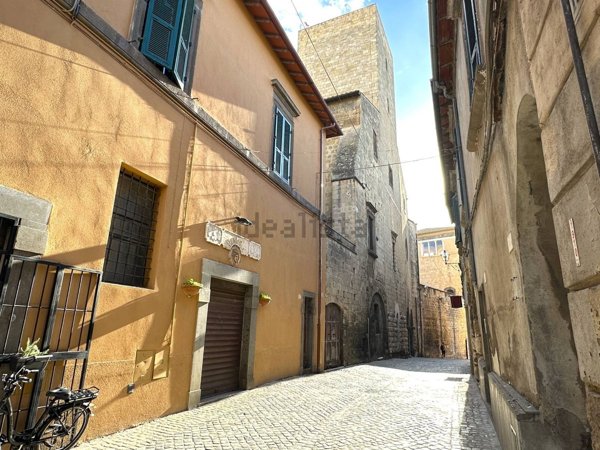 locale commerciale in vendita a Tarquinia