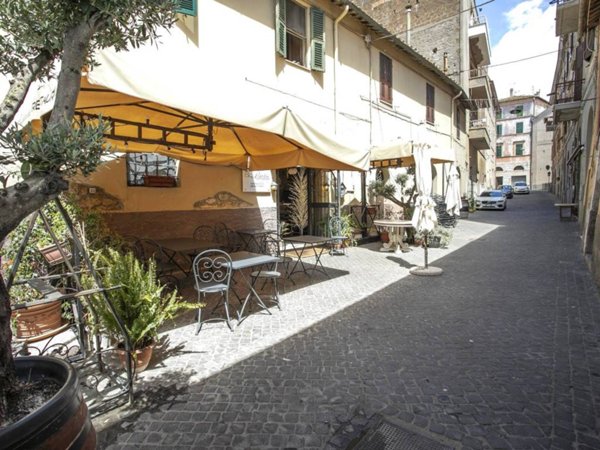 negozio in vendita a Tarquinia