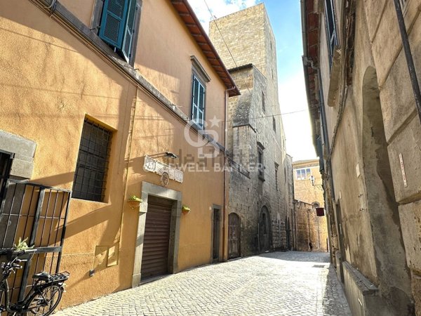 locale commerciale in vendita a Tarquinia