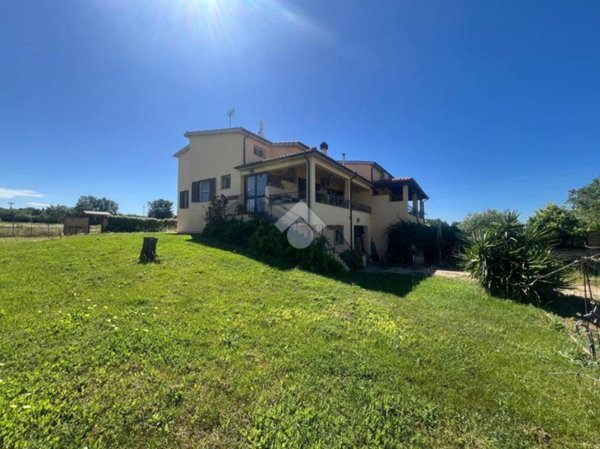 casa indipendente in vendita a Tarquinia