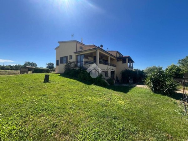 casa indipendente in vendita a Tarquinia