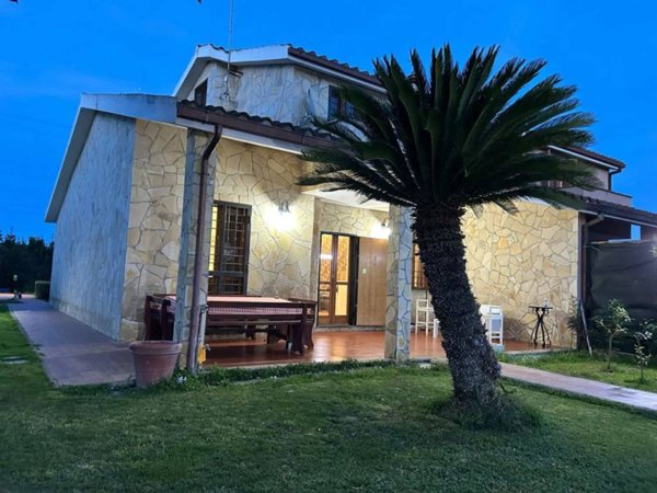 casa indipendente in vendita a Tarquinia in zona Marina Velca