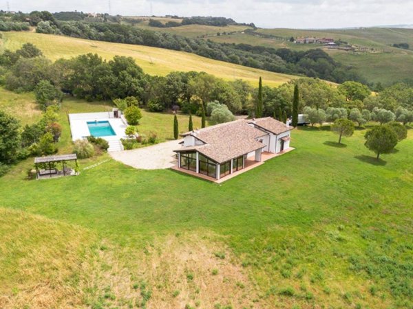 casa indipendente in vendita a Tarquinia
