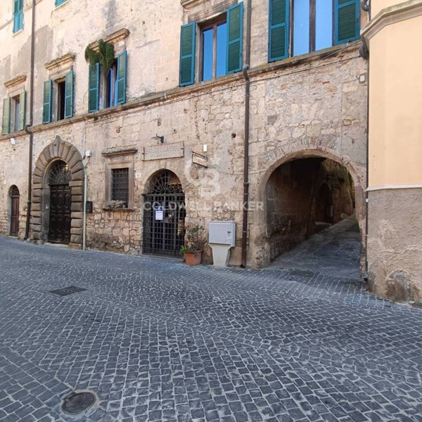 locale commerciale in vendita a Tarquinia