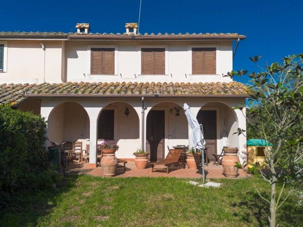 casa indipendente in vendita a Tarquinia in zona Marina Velca