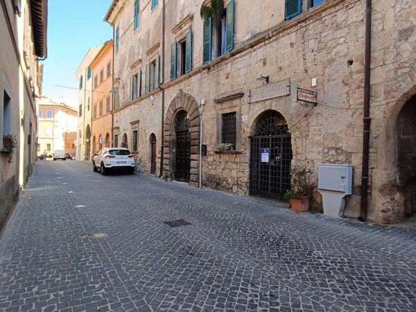 negozio in vendita a Tarquinia