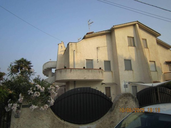 casa indipendente in vendita a Tarquinia