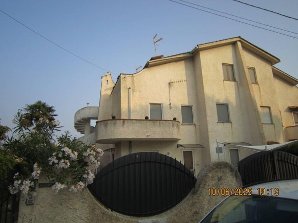 casa indipendente in vendita a Tarquinia