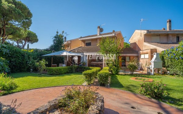 casa indipendente in vendita a Tarquinia