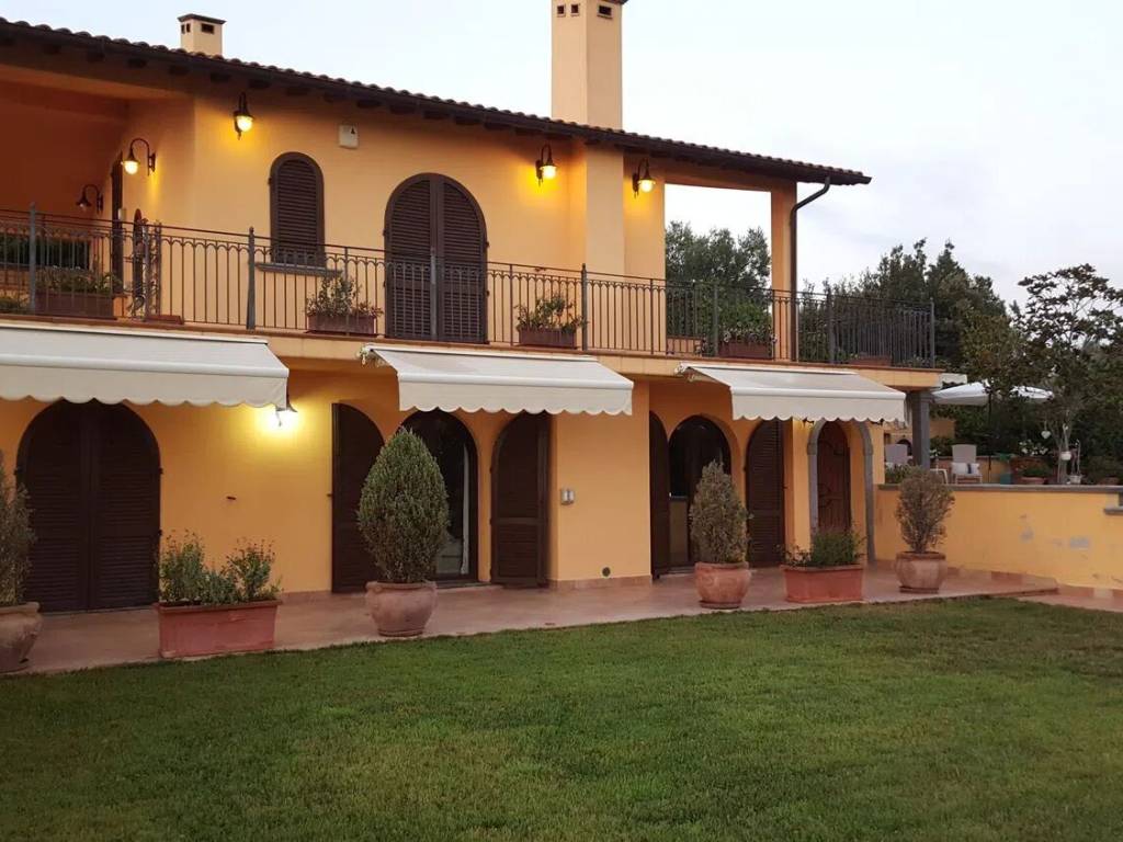 casa indipendente in vendita a Tarquinia
