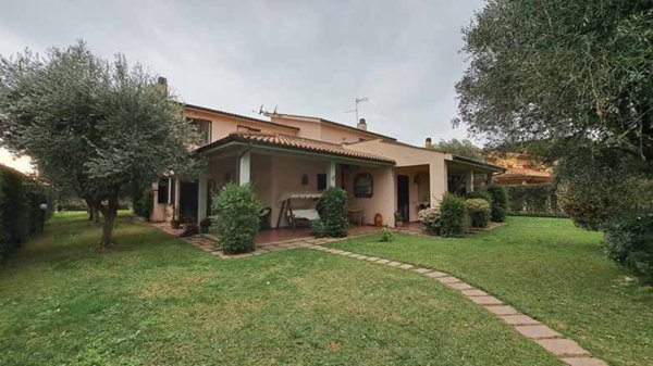 casa indipendente in vendita a Tarquinia in zona Marina Velca