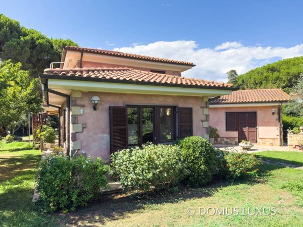 casa indipendente in vendita a Tarquinia in zona Marina Velca