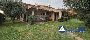 casa indipendente in vendita a Tarquinia in zona Marina Velca