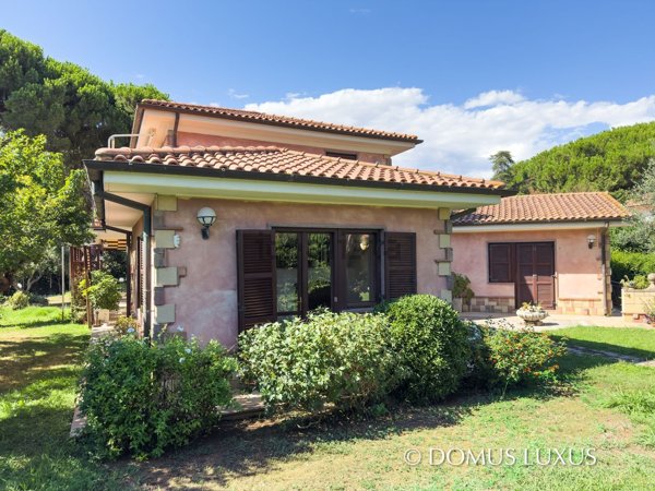 casa indipendente in vendita a Tarquinia in zona Marina Velca