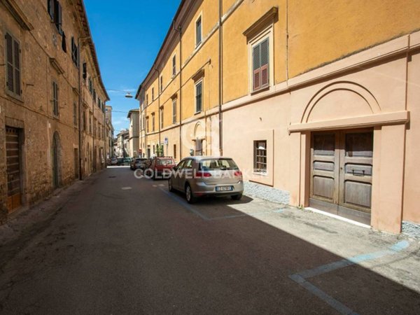 locale commerciale in vendita a Tarquinia