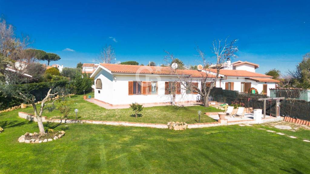 casa indipendente in vendita a Tarquinia in zona Marina Velca