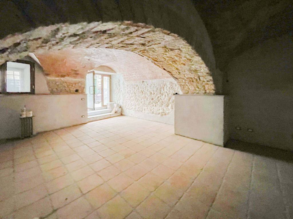 negozio in vendita a Tarquinia