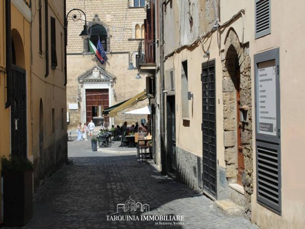 negozio in vendita a Tarquinia