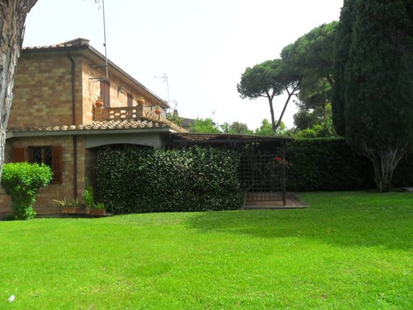 casa indipendente in vendita a Tarquinia in zona Marina Velca