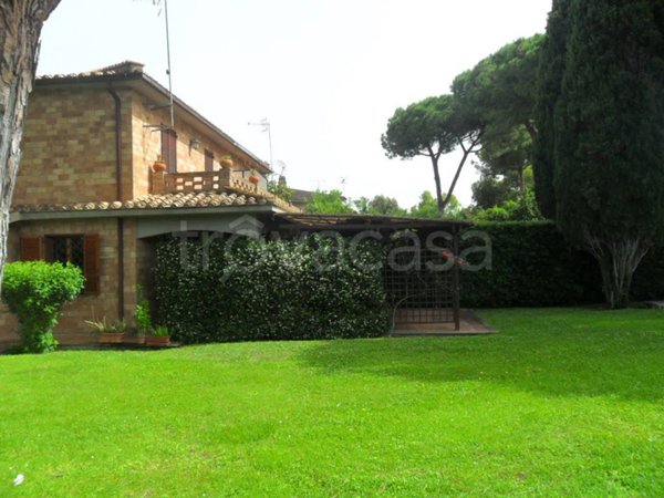casa indipendente in vendita a Tarquinia in zona Marina Velca