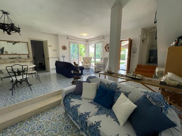 casa indipendente in vendita a Tarquinia in zona Marina Velca