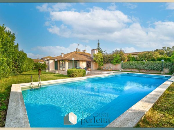casa indipendente in vendita a Tarquinia in zona Marina Velca