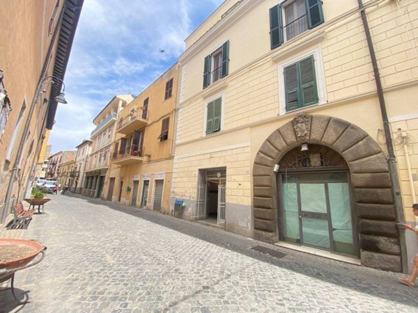 negozio in vendita a Tarquinia