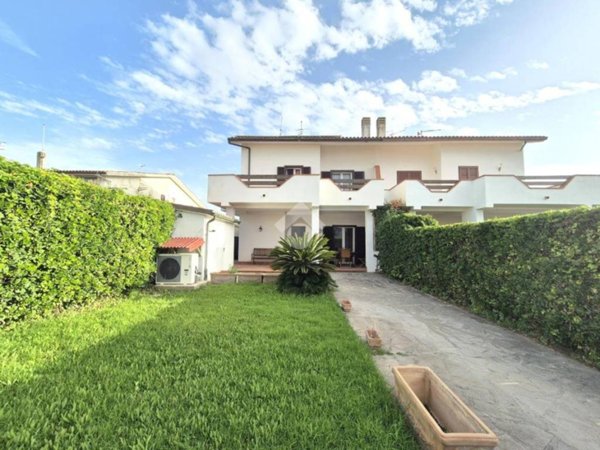 casa indipendente in vendita a Tarquinia in zona Marina Velca