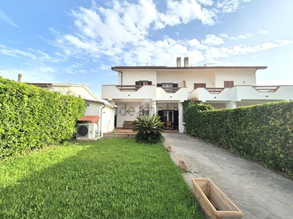 appartamento in vendita a Tarquinia in zona Marina Velca