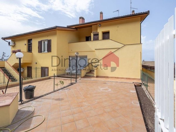 casa indipendente in vendita a Tarquinia