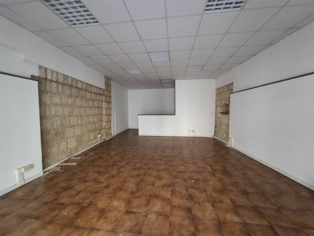 negozio in vendita a Tarquinia