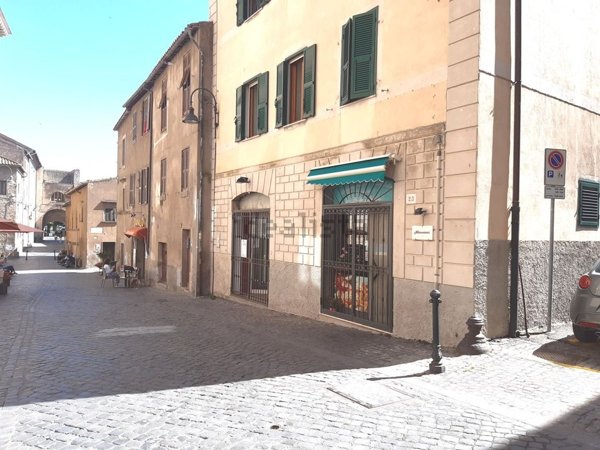 locale commerciale in vendita a Tarquinia