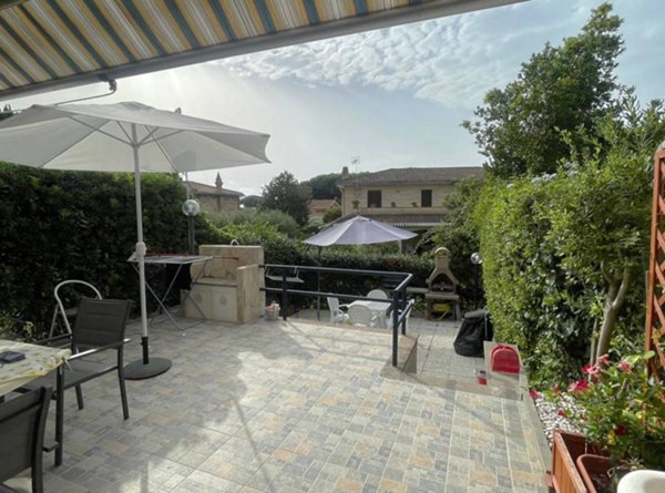 appartamento in vendita a Tarquinia in zona Marina Velca