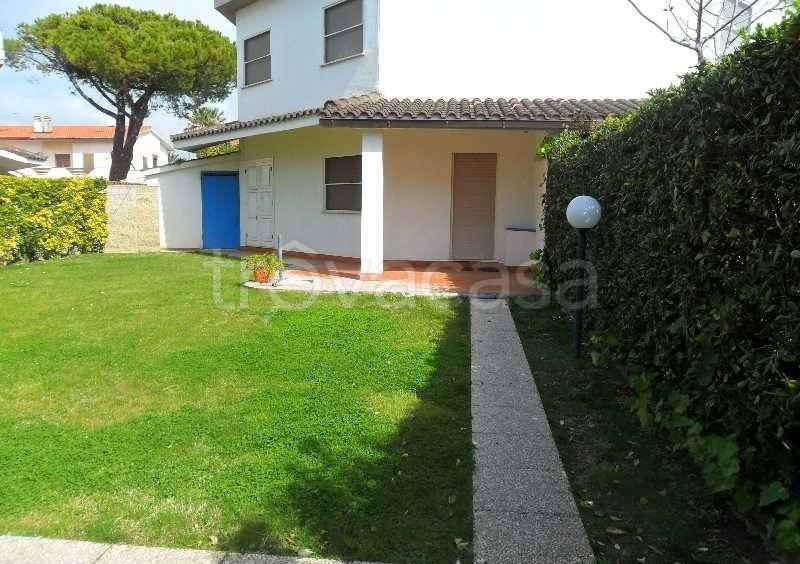 casa indipendente in vendita a Tarquinia in zona Marina Velca