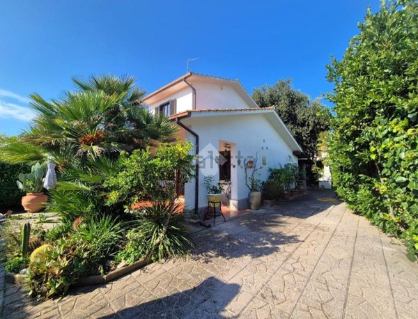 appartamento in vendita a Tarquinia in zona Marina Velca